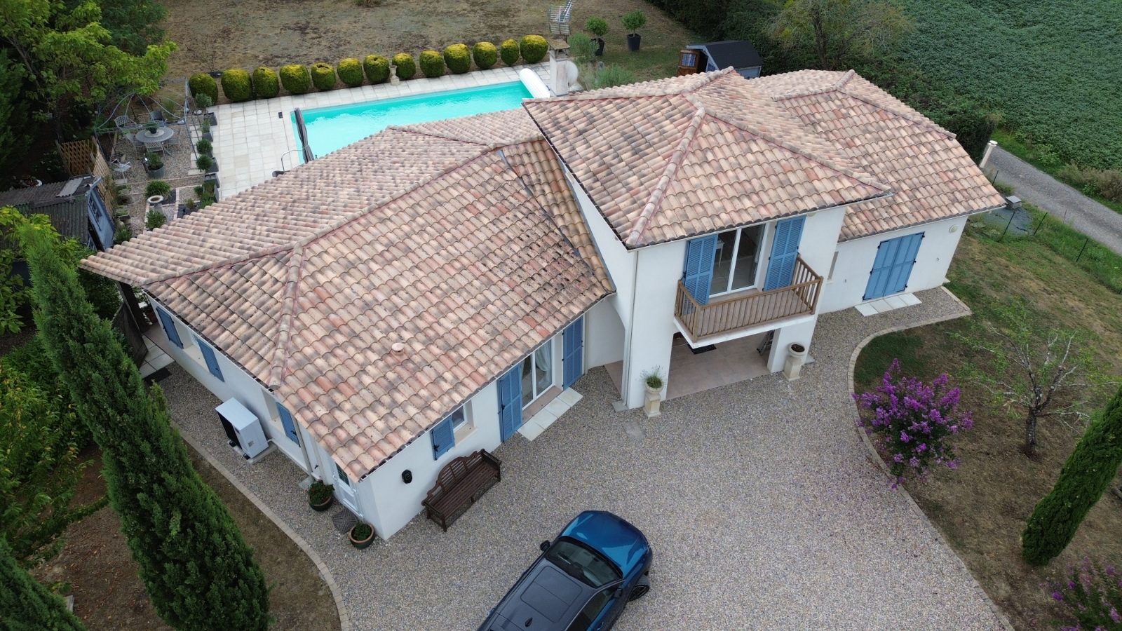 Toiture après nettoyage — Jypex Nettoyage, Bergerac